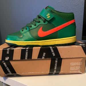 Nike Dunk Mid Pro SB